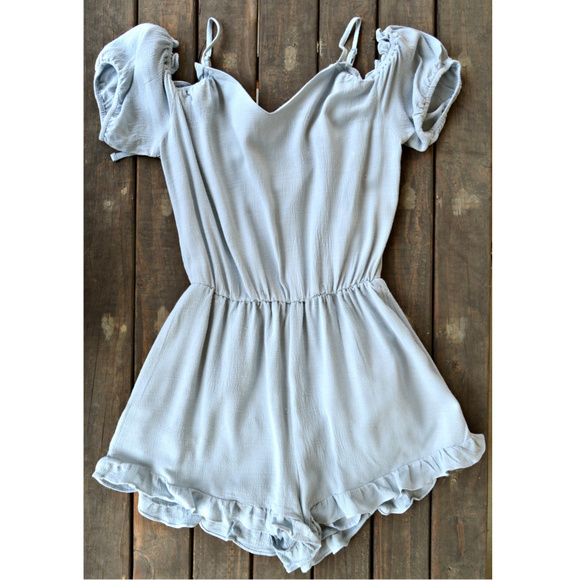 Elodie Cold Shoulder Woven Romper - Picture 5 of 6